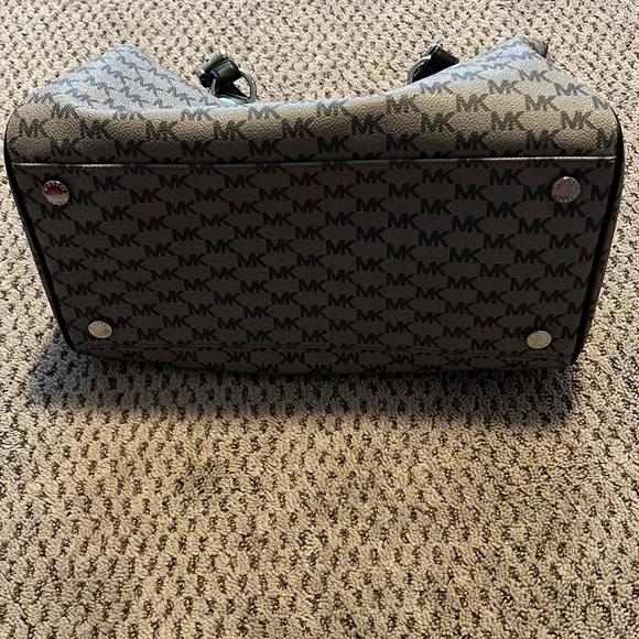 Micheal Kors Grayson Satchel Bag - Picture 4 of 7
